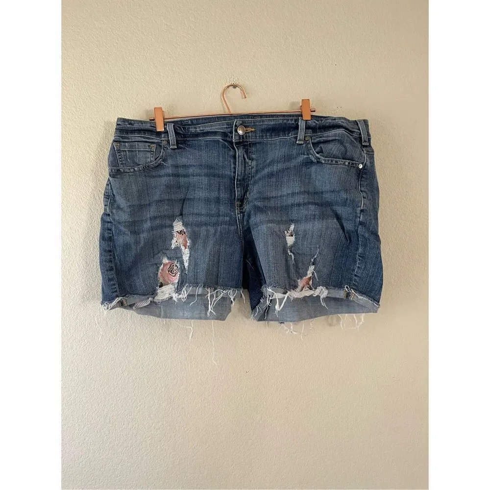 Lane Bryant jean embroidered‎ shorts size 22